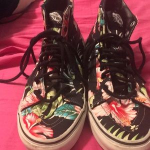 FLORAL HIGH TOP BARELY WORN VANS
